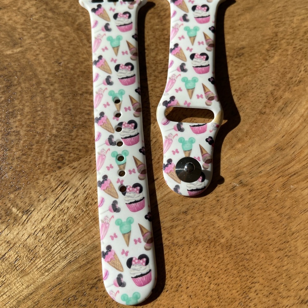 Disney Park Snacks Apple Watch Band 38/40 MM M/L EUC